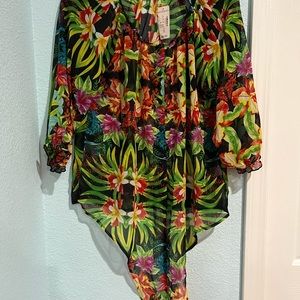 Women’s S size dress barn colorful blouse brand new
